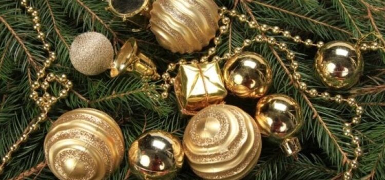 The Joy of Decorating Your Home This Christmas: A Guide to Choosing the Right Artificial Tree, Ornaments and Accessories for the Holidays