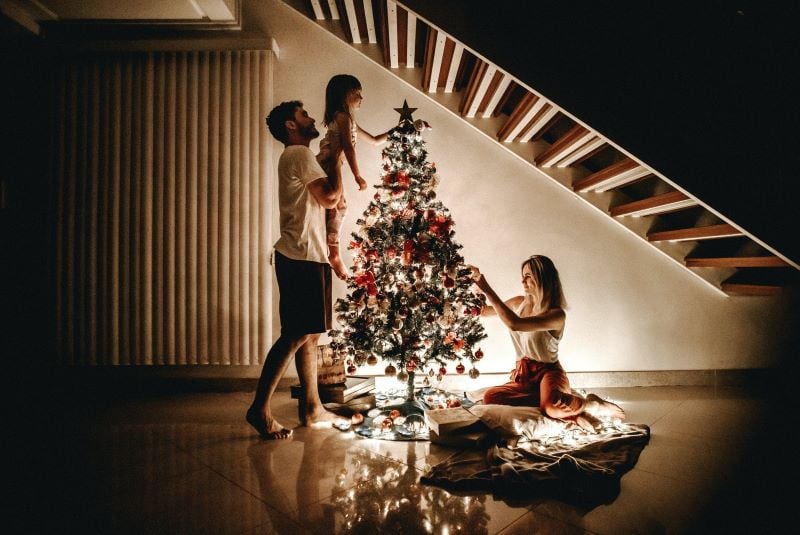 Get into the Holiday Spirit with these Beautiful and Affordable Ways to Decorate Your Home with an Artificial Tree