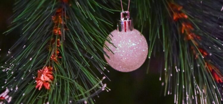 The Beauty and Joy of Full Artificial Christmas Trees The Beauty and Joy of Full Artificial Christmas Trees